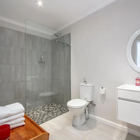 Goozi Garden Cottage Hermanus Exterior photo